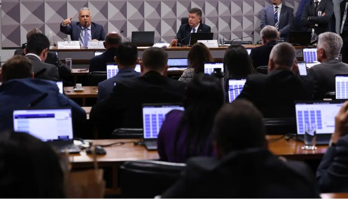  Mendonça proíbe CPMI do INSS de acessar dados de Vorcaro em sala-cofre 